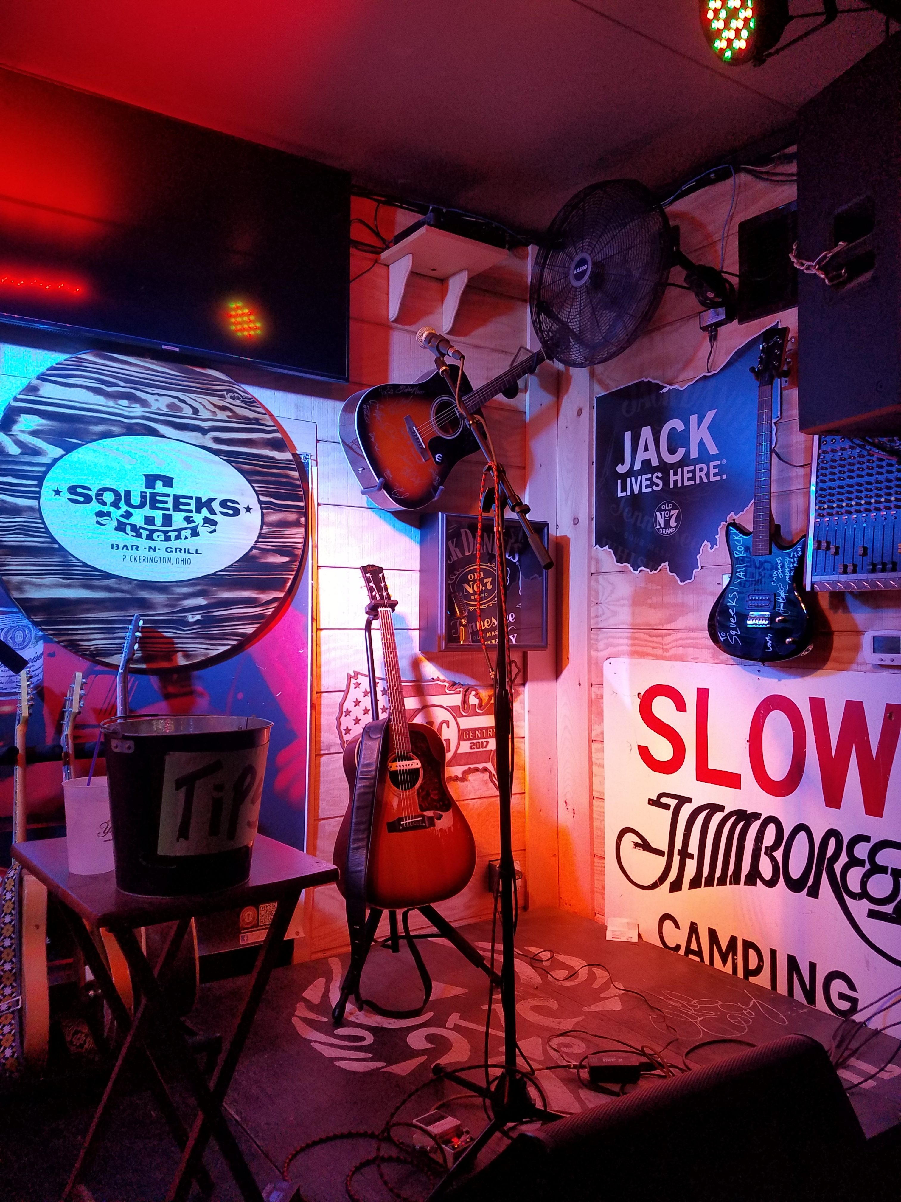 Squeek’s Bar and Grill Pickerington, Ohio Raised Rowdy